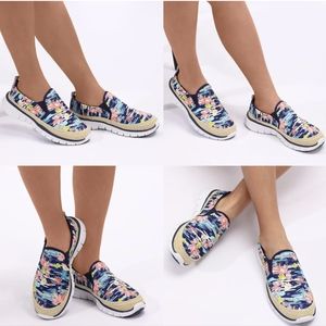 Dirk tropical floral slip on gym shoes sz 8